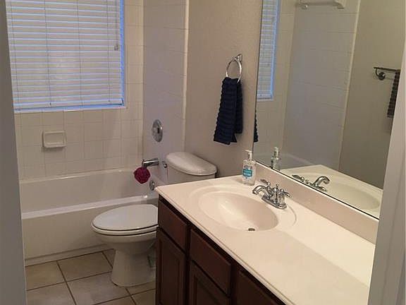 3rd image of 8920 Paradise Dr