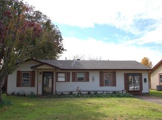 111 Tarrant Dr, Euless, TX 76039