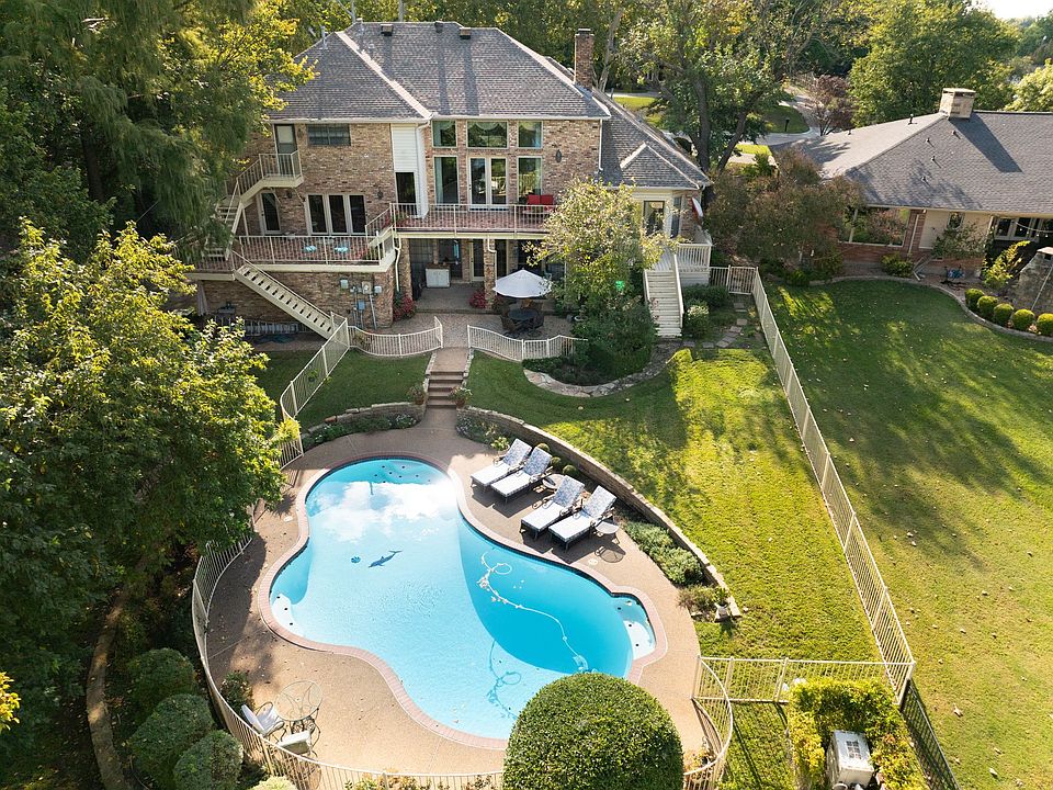 1st image of 3316 S Country Club Rd