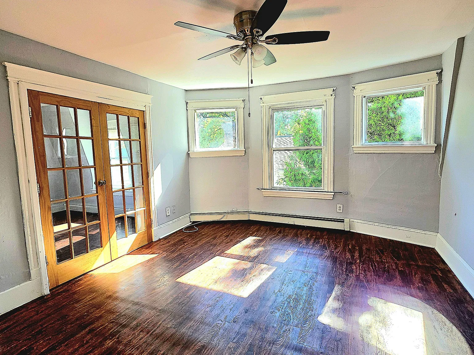 3 bed, 1.0 bath, 3500 sqft, $1,500 — Photo 1