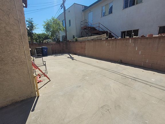 2nd image of 931 Island Ave