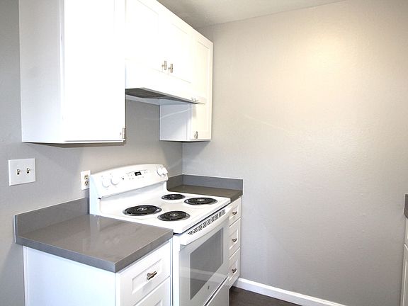 2nd image of 4040 Quigley St APT 9