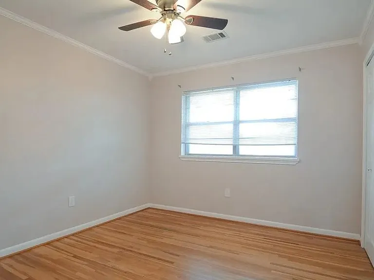 4823 Arlington Dr — Photo 8