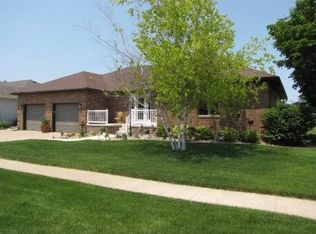 219 Topaz Dr, Sergeant Bluff, IA 51054