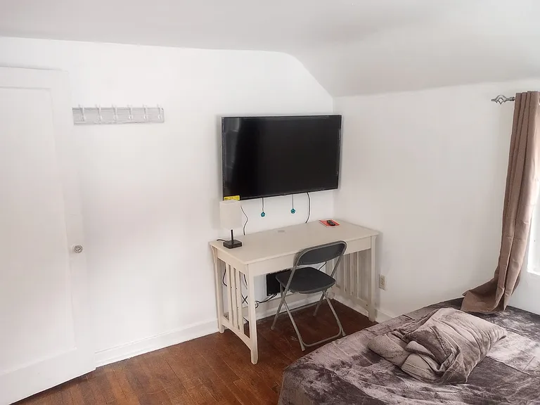 428 Connor St — Photo 19