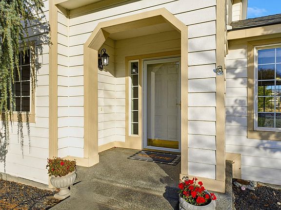 4th image of 3522 Lexington Way