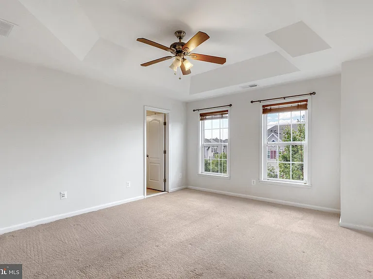 22653 Vienna Green Ter — Photo 21