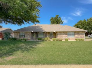 2812 Prairie View Dr, Ponca City, OK 74604