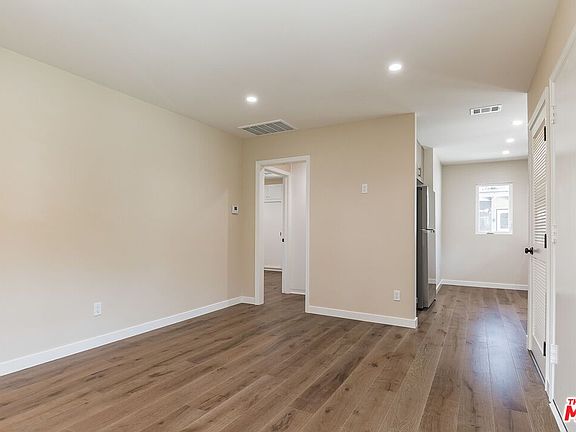 3rd image of 1320 E Washington Blvd #4