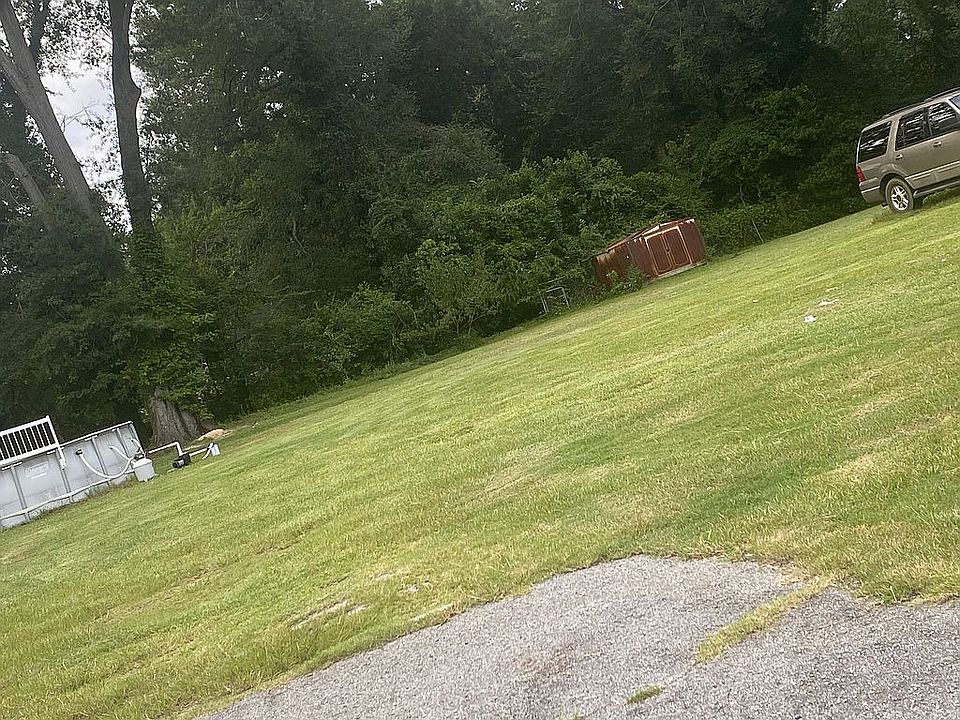2nd image of 2516 Rhodes Dr