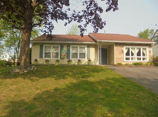 21 Willowbrook Ln, Cohoes, NY 12047