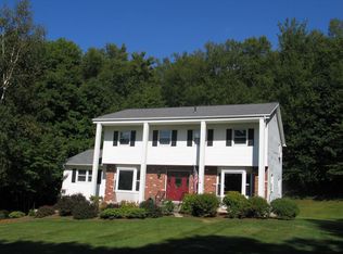 17 Cloverleaf Dr, New Fairfield, CT 06812