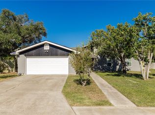 110 Wehring Ln, Aransas Pass, TX 78336