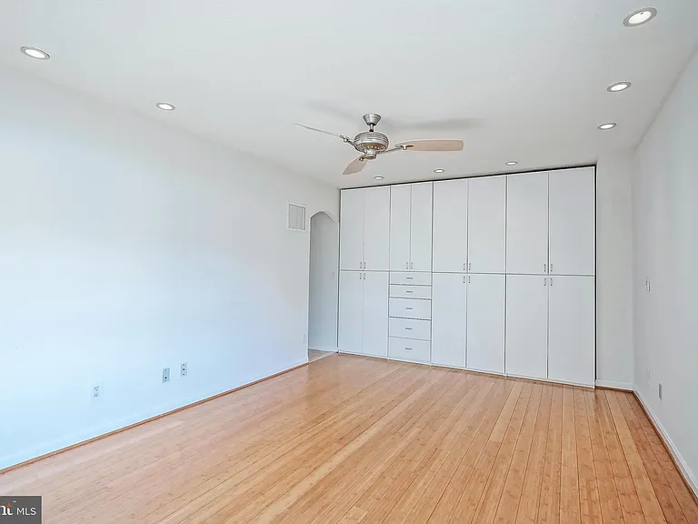 1800 Old Meadow Rd #1712A — Photo 24