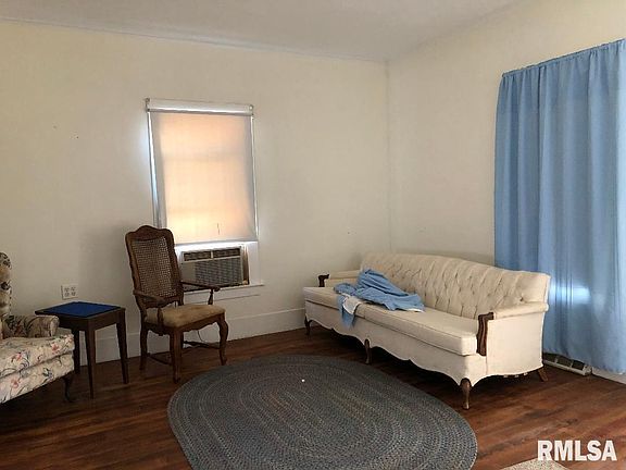 3rd image of 1014 W Central St