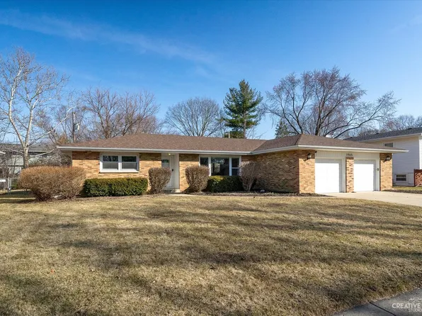 1965 Richard St, Aurora, IL 60506