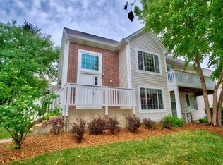 313 Hidden Creek Ln, North Aurora, IL