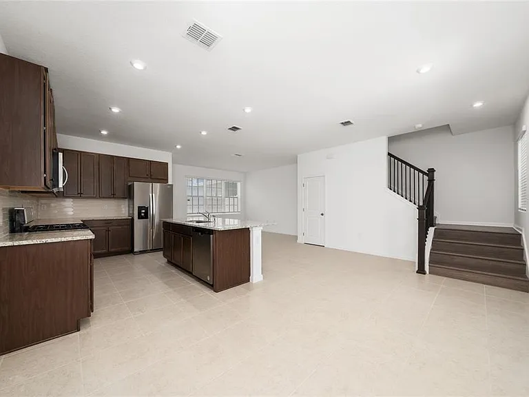 2420 Celebration Blvd — Photo 8