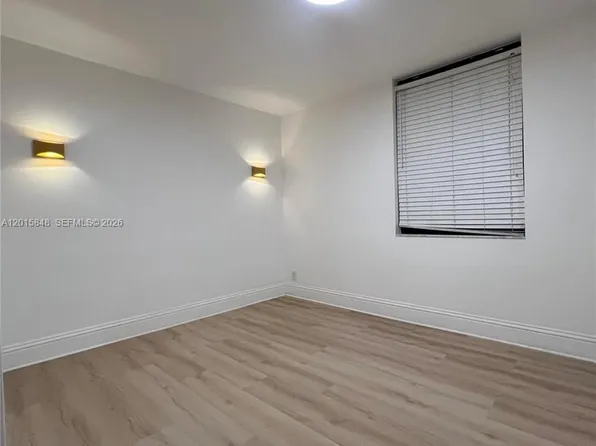 20300 W Country Club Dr APT 106-3, Aventura, FL 33180