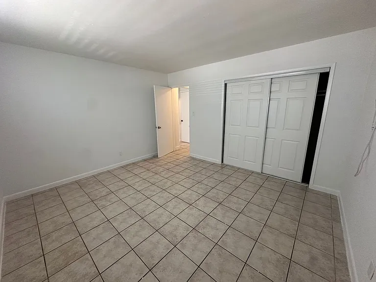 1010 SW 16th Ave — Photo 12