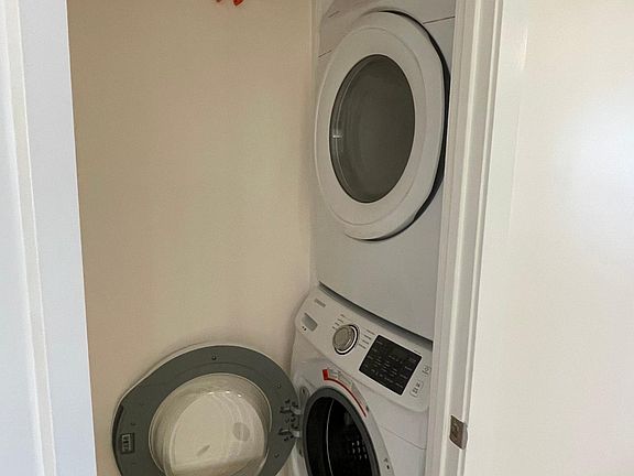3rd image of 6040 Eliot Ave #1