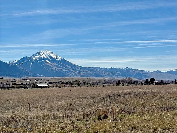 3rd image of 9 Paradise Ranch Rd