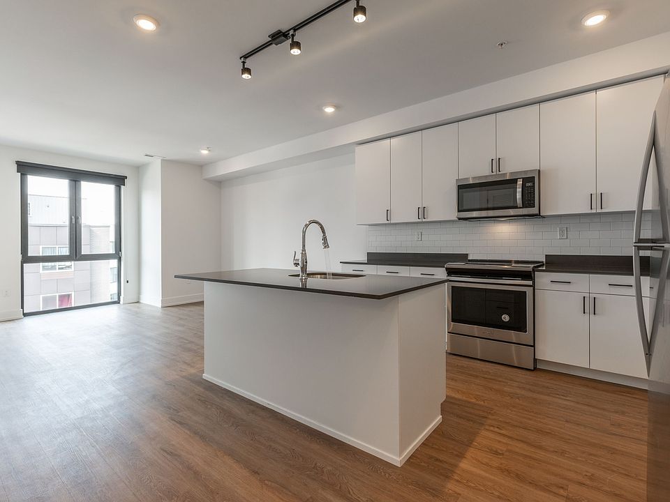 1st image of 1525 Ridge Ave #304A