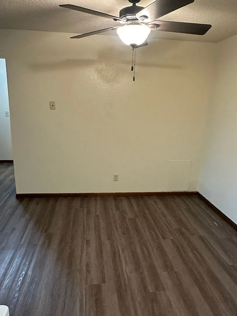 Two Bedroom — Photo 3