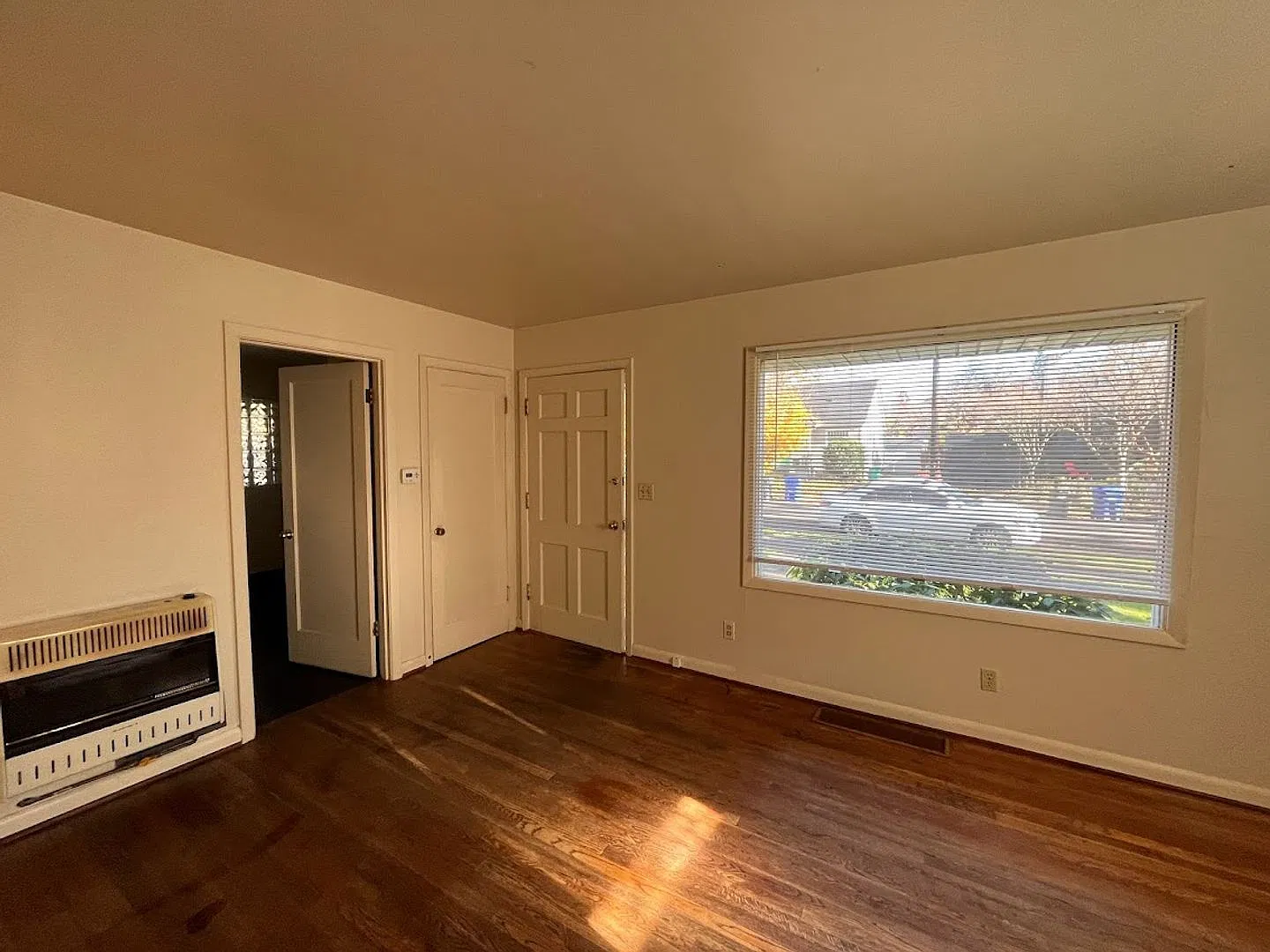Great SE Powell 3 Bedroom with Large Fully Finished Attic — Photo 4
