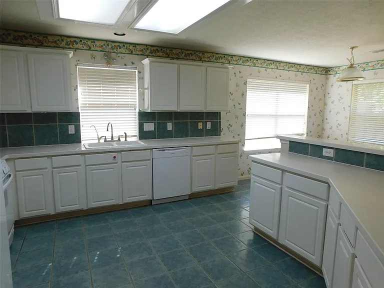3702 Heritage Colony Dr — Photo 8