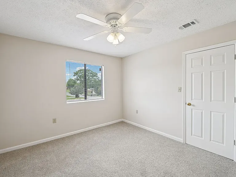 Hampton Townhomes — Photo 5