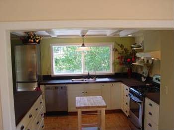 5th image of 111 Anderson Ln