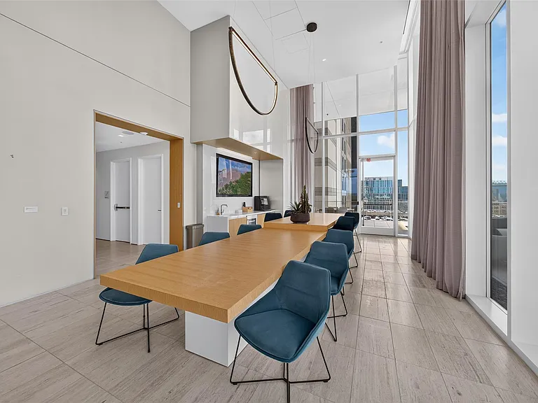 313 W 17th St #1803 — Photo 35