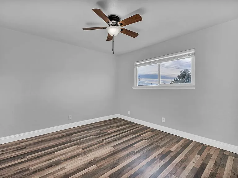 Carlin Apartments — Photo 3