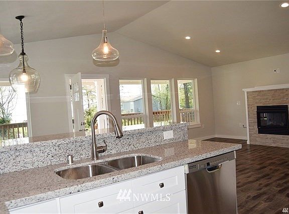 4th image of 1288 Fairwood Drive