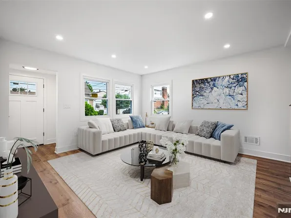 15 Dunkerly Street, Totowa, NJ 07512