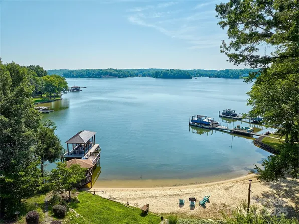 5390 Hudson Rd, Lake Wylie, SC 29710