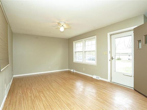 5th image of 13302 Parker Ave