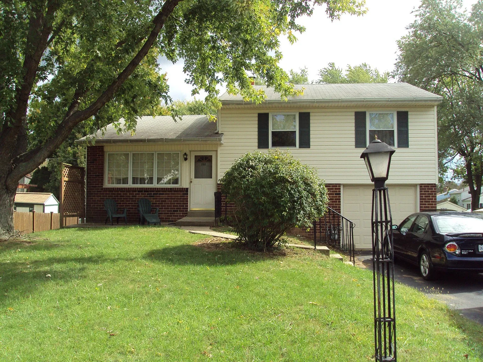 202 Abbott Rd photo 1