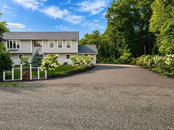 168 W Millstream Rd, Cream Ridge, NJ 08514