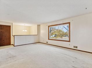 808 Russell Ave, Glencoe, MN 55336