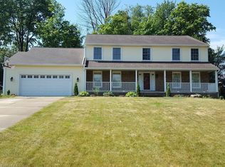 33040 Seneca Dr, Solon, OH 44139