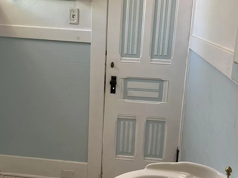 639 Georgia St — Photo 14