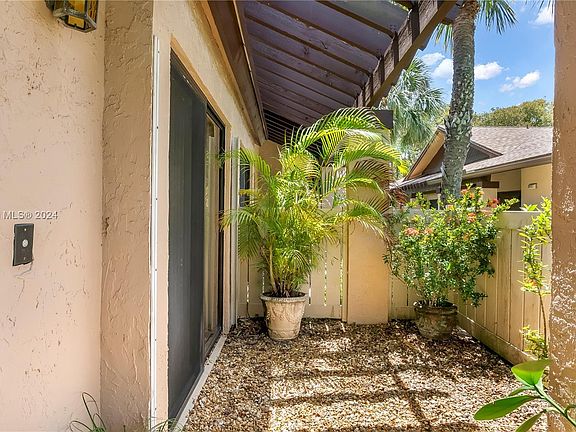 5th image of 2616 Carambola Cir N #1702