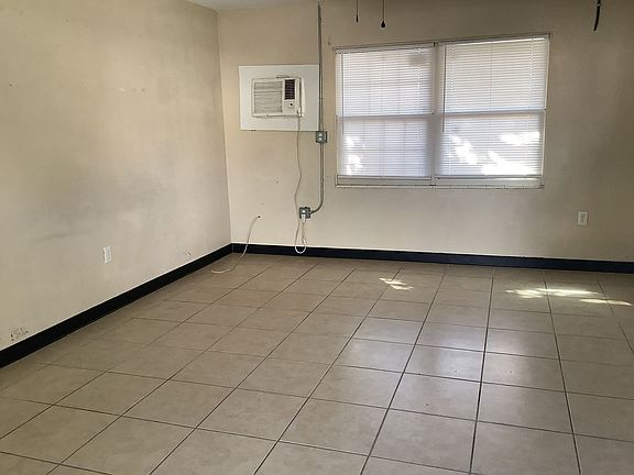 4th image of 510 Silver St APT 3