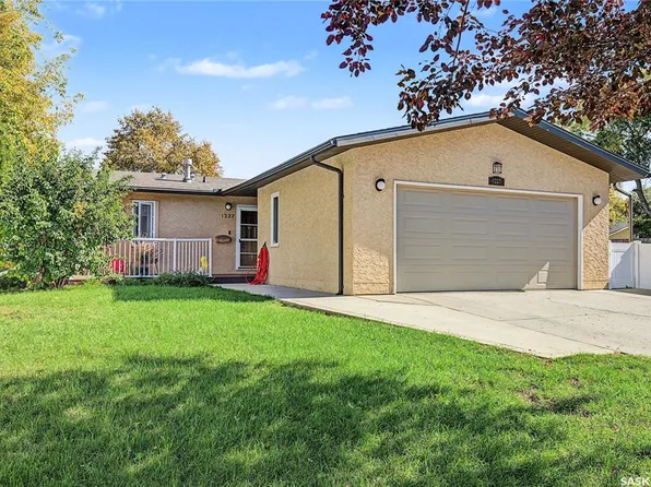 1227 2nd AVENUE NW, Moose Jaw, SK S6H 3R6