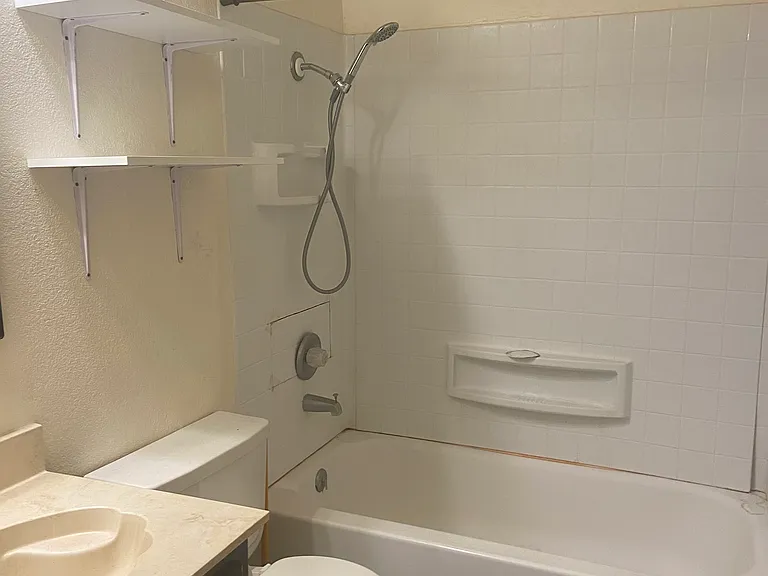 974 Cheryl Dr — Photo 2
