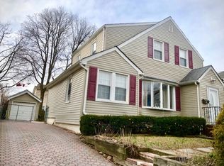 50 Gray St, Bogota, NJ 07603