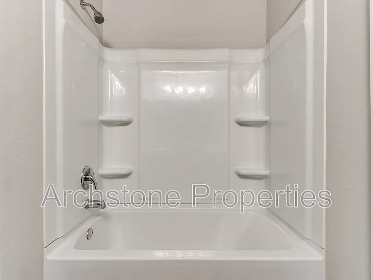 1308 Dustin Dr — Photo 29
