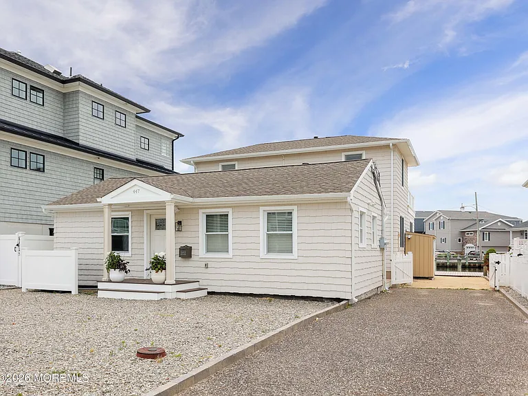 447 Tunney Ave — Photo 5
